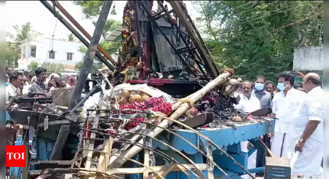Temple chariot touches power line in Tamil Nadu, 11 dead
