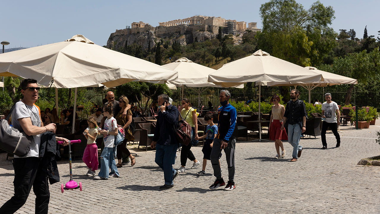Tourists, rejoice! Italy, Greece relax COVID-19 restrictions