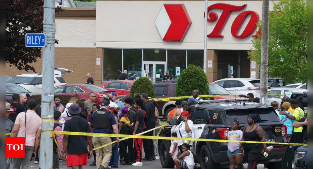 US: At least 10 dead in mass shooting at Buffalo supermarket