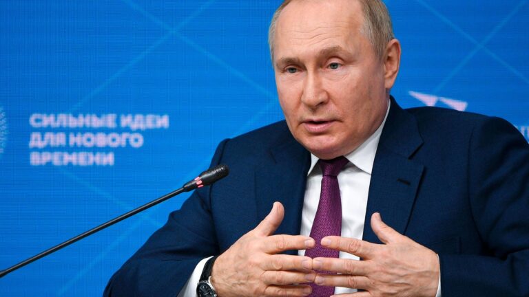 Krieg | Russland-Experte Timothy Snyder: "Putins Macht schwindet"
