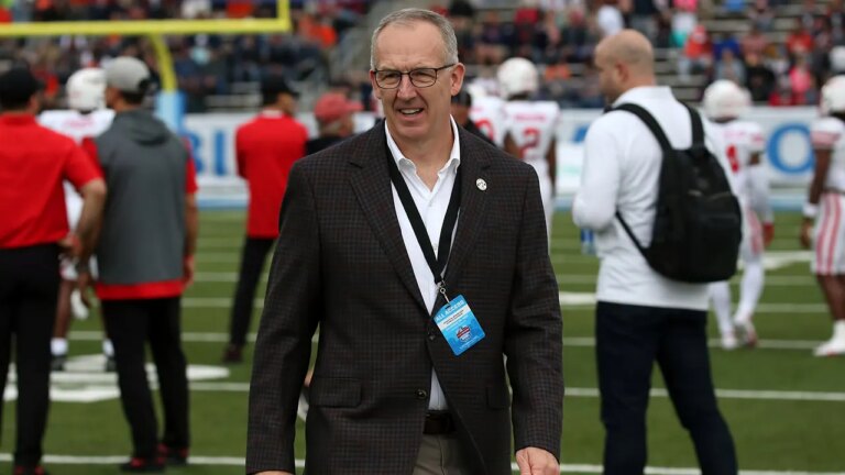 SEC commissioner Greg Sankey does not see 12-team playoff starting before 2026, but he will try