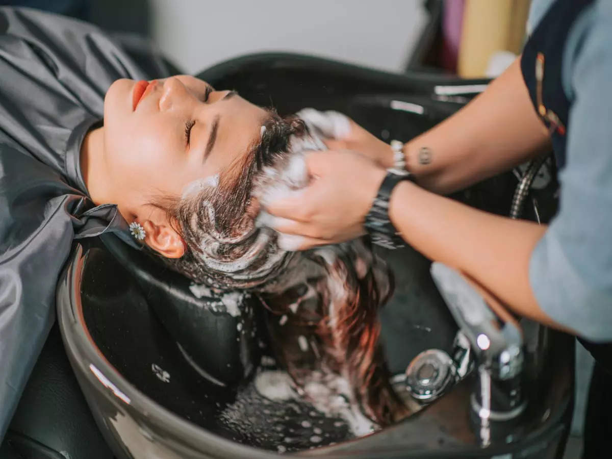 Beauty Parlor Stroke Syndrome: 50-year old woman develops THESE distressing symptoms after hair wash